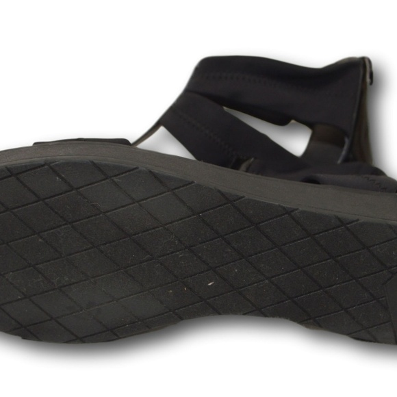 Donald J Pliner Women's Black Stretch Leather Sandals Size 9 NWOB Zip Back - Picture 2 of 5